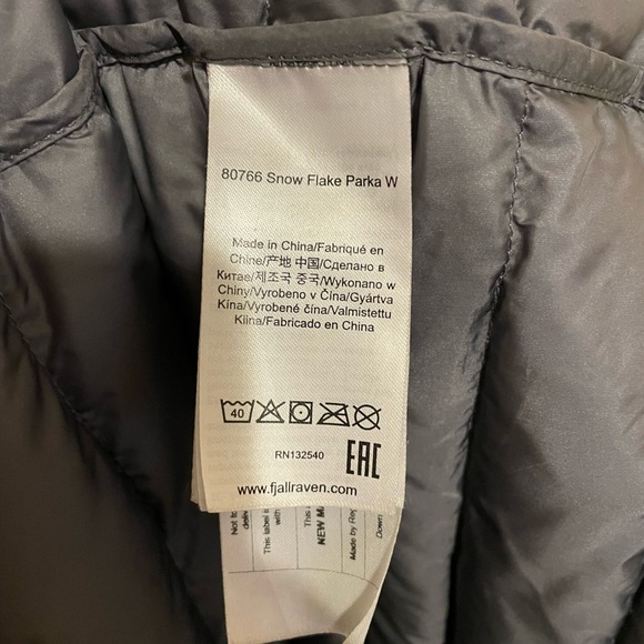 Fjallraven Snowflake Down Parka Black - Picture 9 of 11